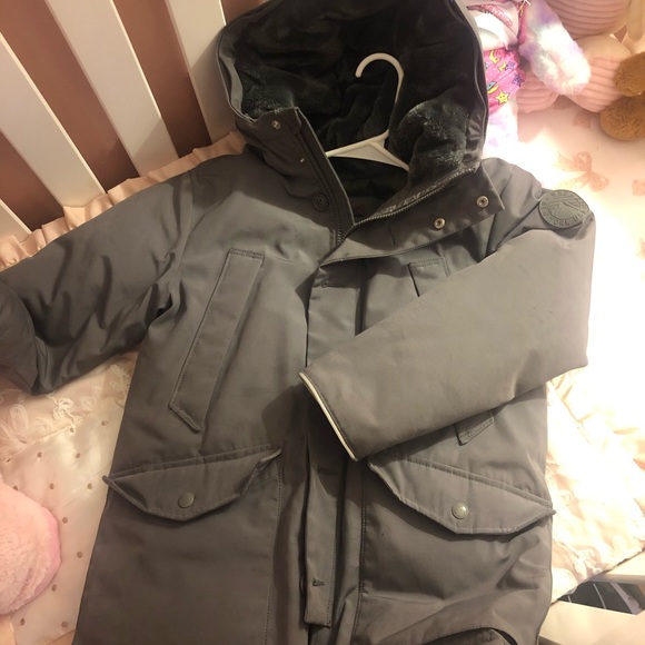 Youth boys Gray Winter jacket w/fur hood (GapKids)